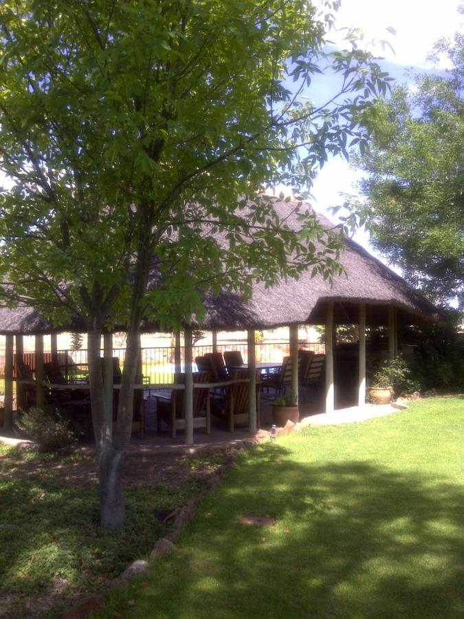 Buschberg Guest Farm Villa Outjo Esterno foto